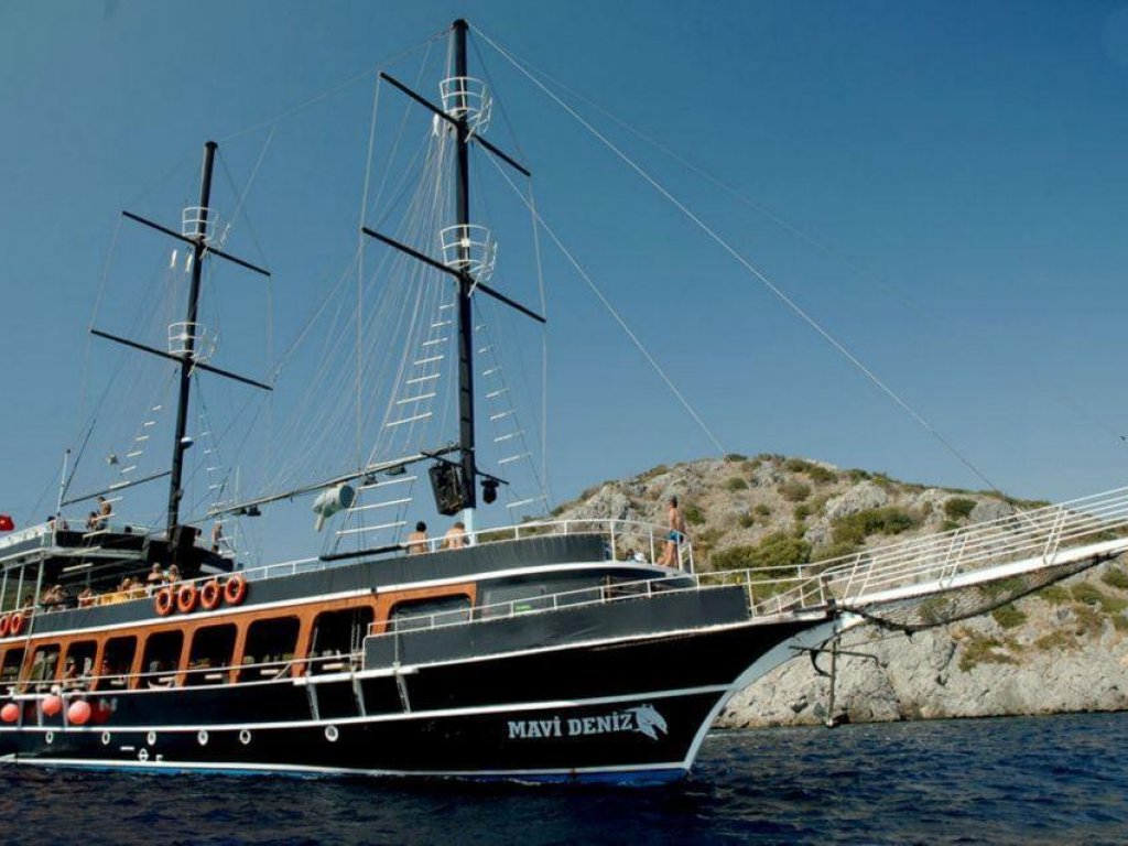 Bodrum Day Party Boat (Aquarium-Camel Beach-Bağla-Celebi Island)