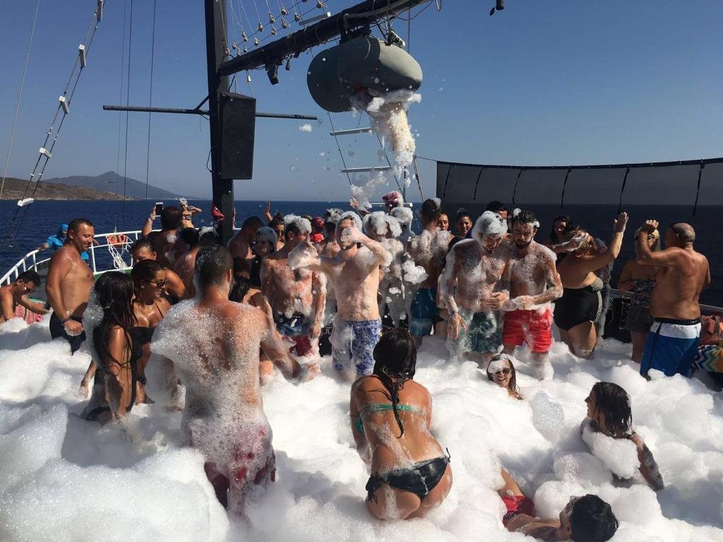 Bodrum Day Party Boat (Aquarium-Camel Beach-Bağla-Celebi Island)