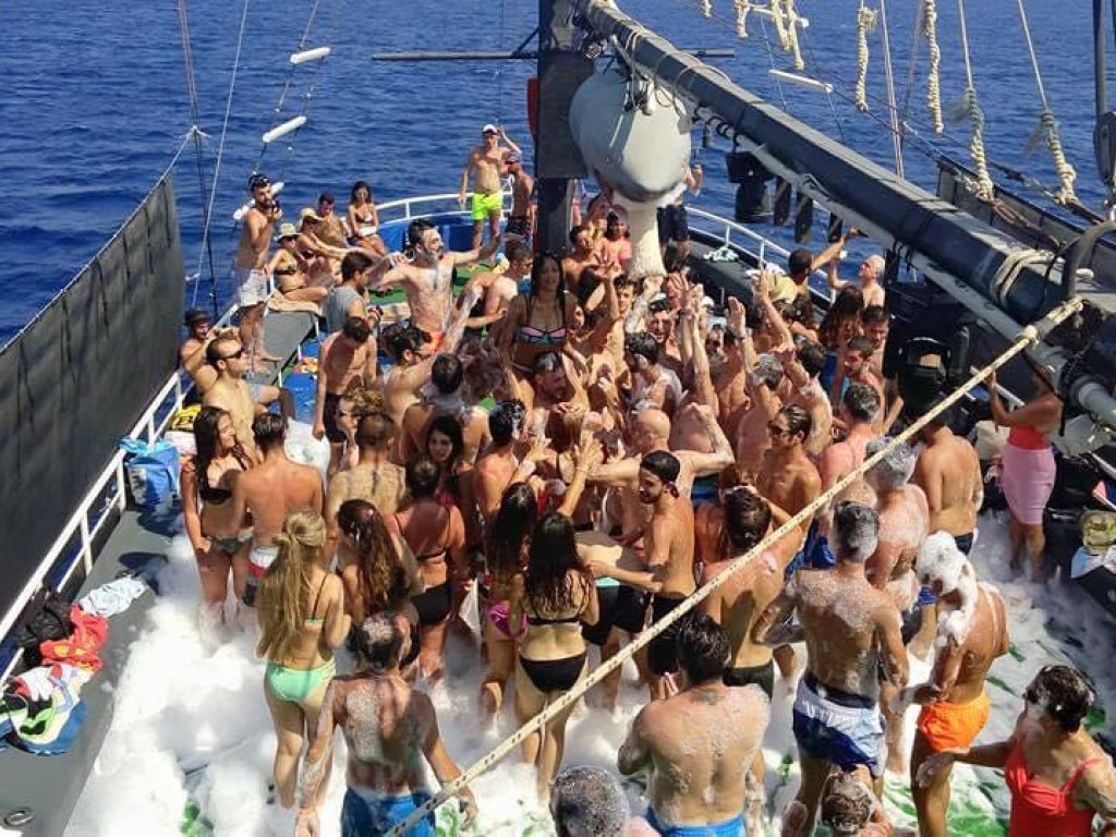 Bodrum Day Party Boat (Aquarium-Camel Beach-Bağla-Celebi Island)