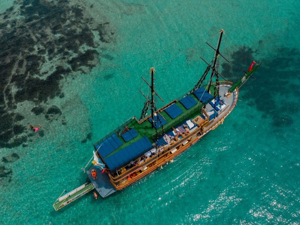Bodrum Day Party Boat (Aquarium-Camel Beach-Bağla-Celebi Island)