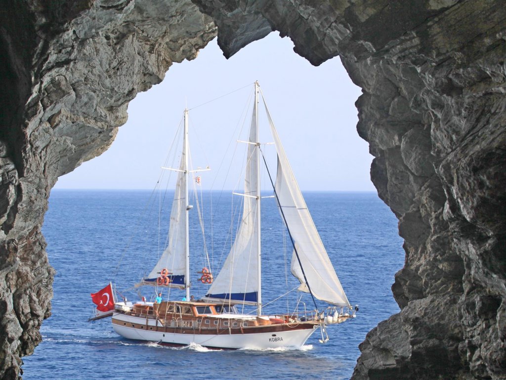 Bodrum Günübirlik Tekne Turu ( Akvaryum-Deve Plajı-Bağla-Çelebi Adası )