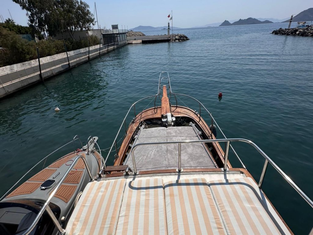 Turgutreis 8 kişi kapasiteli Özel Tekne Turu