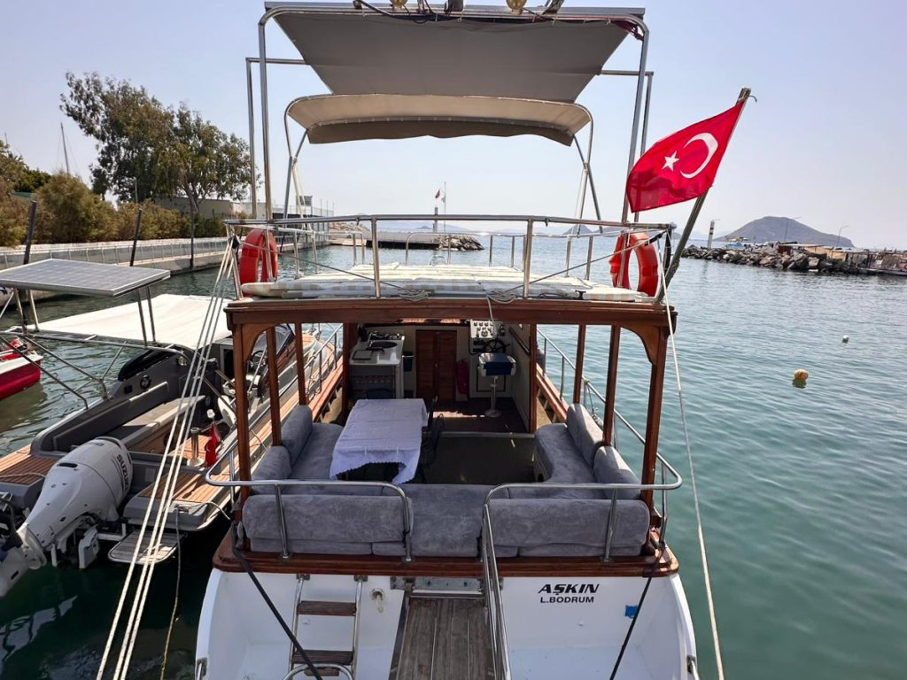 Turgutreis 8 kişi kapasiteli Özel Tekne Turu