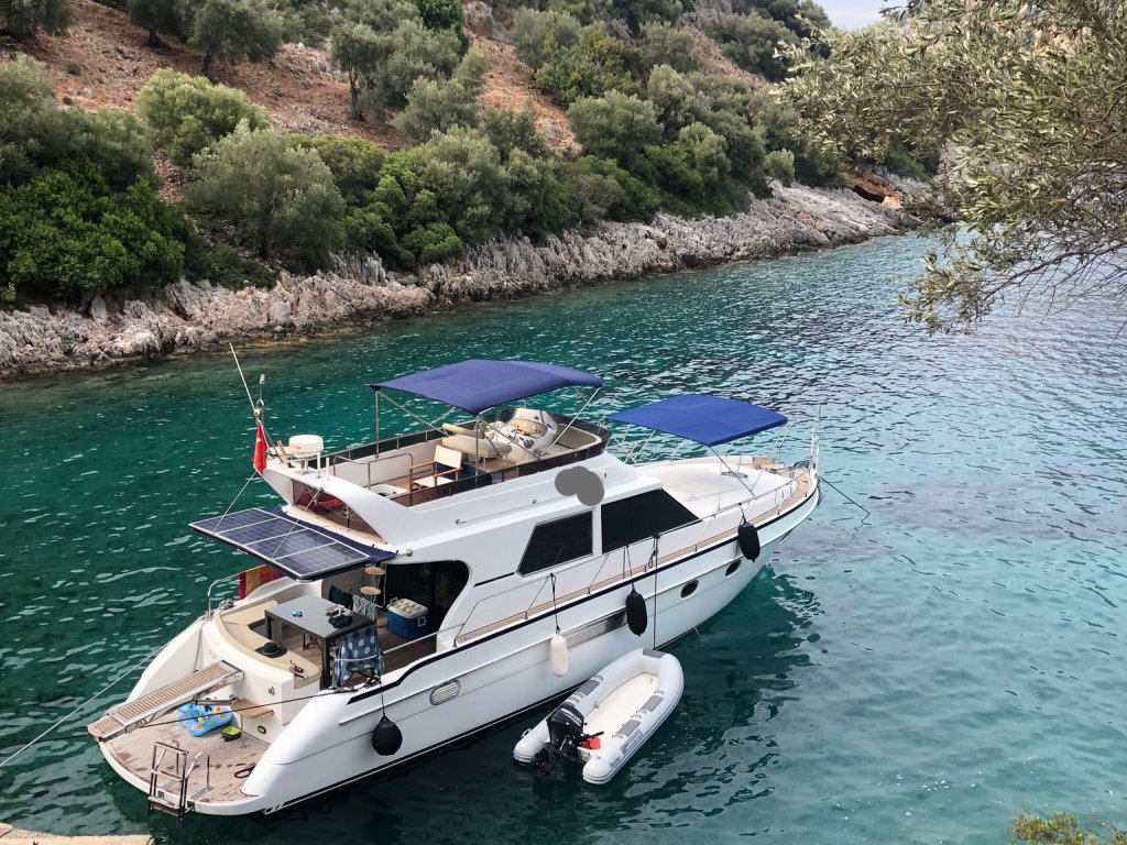 CAN Bodrum 10 kişi kapasiteli Motoryacht