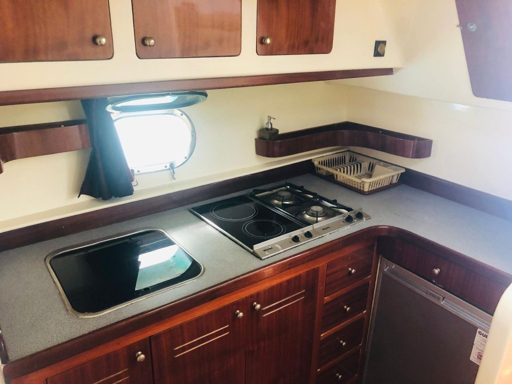 CAN Bodrum 10 kişi kapasiteli Motoryacht