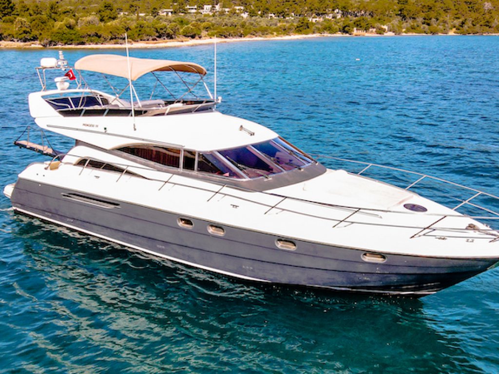 Zeus 2 Motoryacht 17 mt, 3 Cabins, 6 Persons