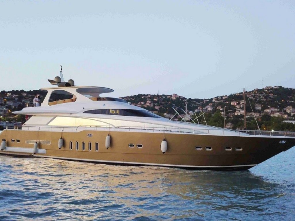 Vedo B Motor Yacht Charter 32 mt, 5 Cabins, 10 Persons