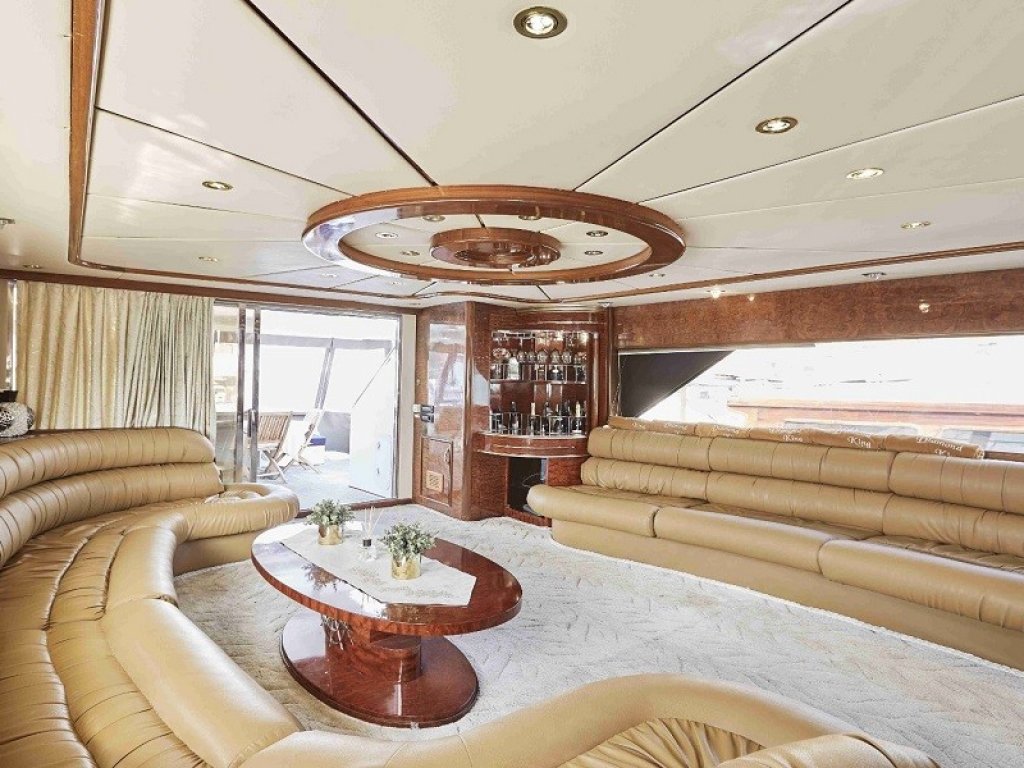 Vedo B Motor Yacht Charter 32 mt, 5 Cabins, 10 Persons