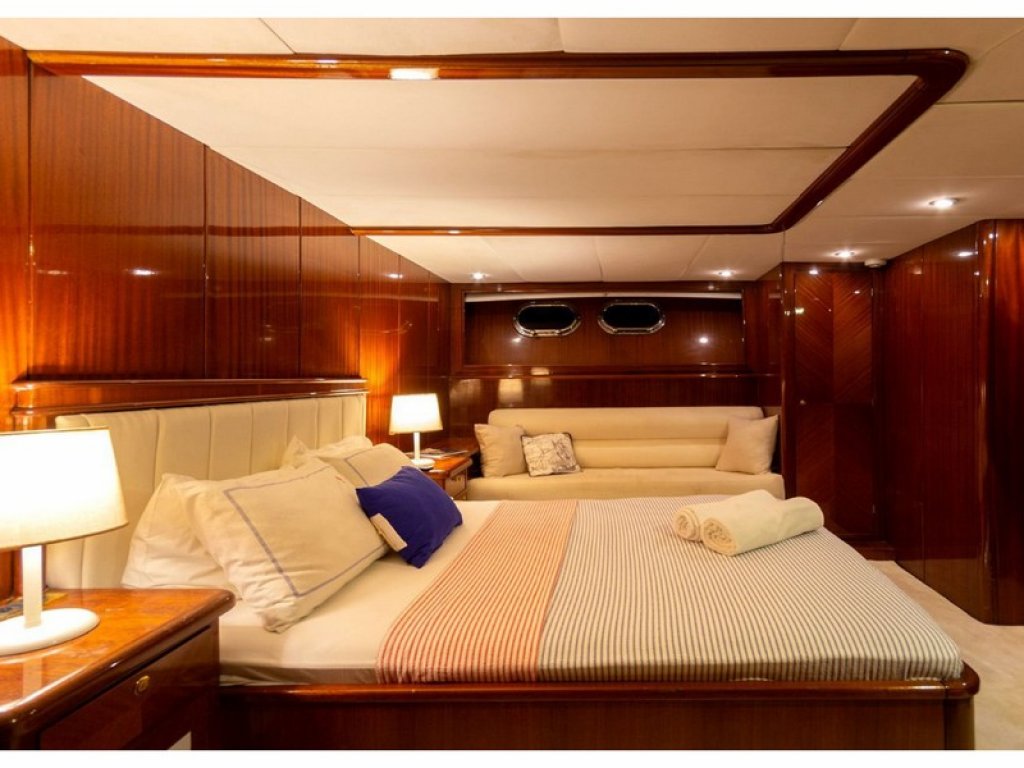 Cantieri Di Pisa Svety Sky Den Motor Yacht 27 m, 4 Cabins, 8 Persons