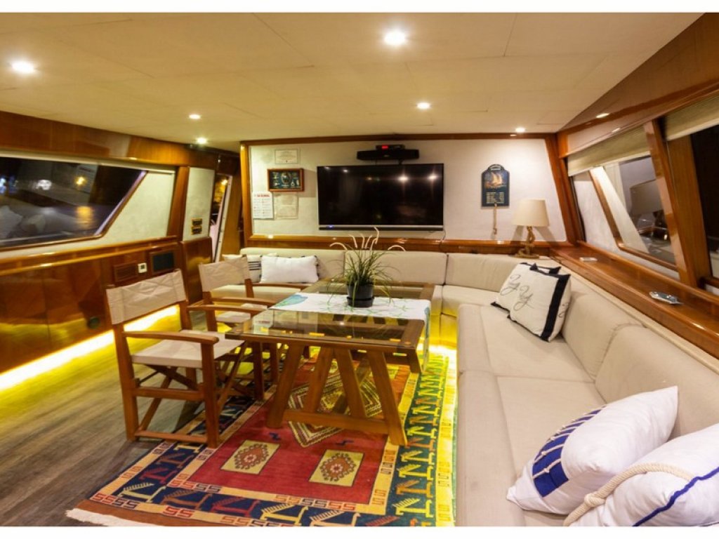 Cantieri Di Pisa Svety Sky Den Motor Yacht 27 m, 4 Cabins, 8 Persons