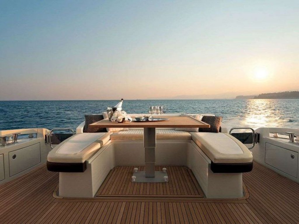 Captain Cihan Azimut Motor Yacht 19 m, 10 pax