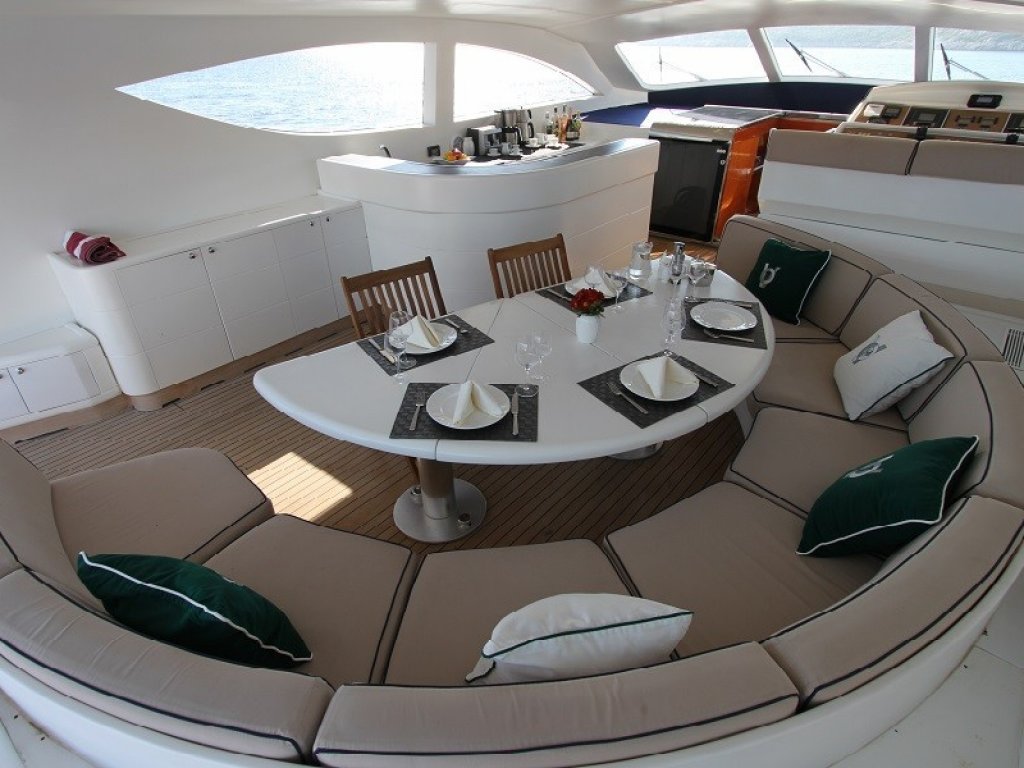 Mangusta 107 Motor Yacht 33 m, 8 Persons