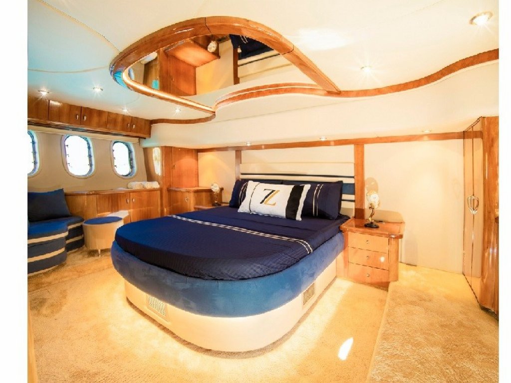 Zeynep Motoryat 22 m,6 Kişi
