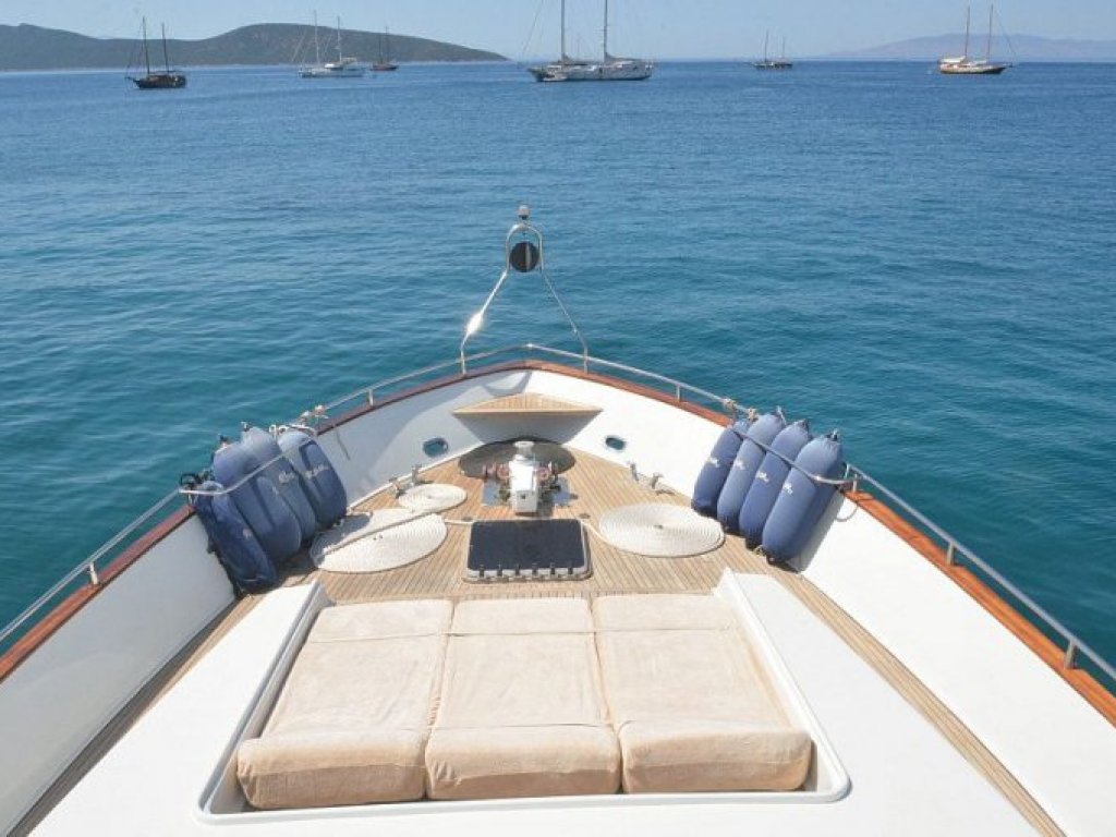 Rose 25 Motoryacht 26 mt, 8 Persons