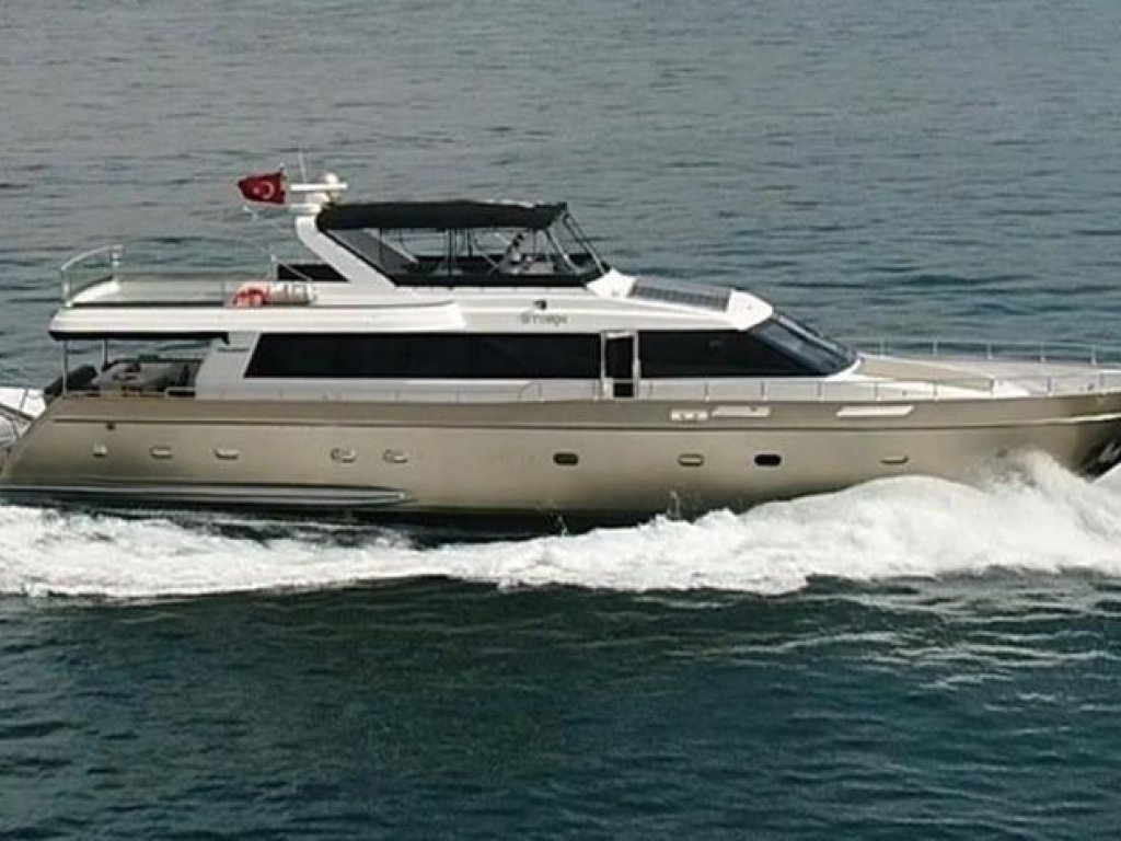 Motoryat Storm 26 mt,8 Kişi