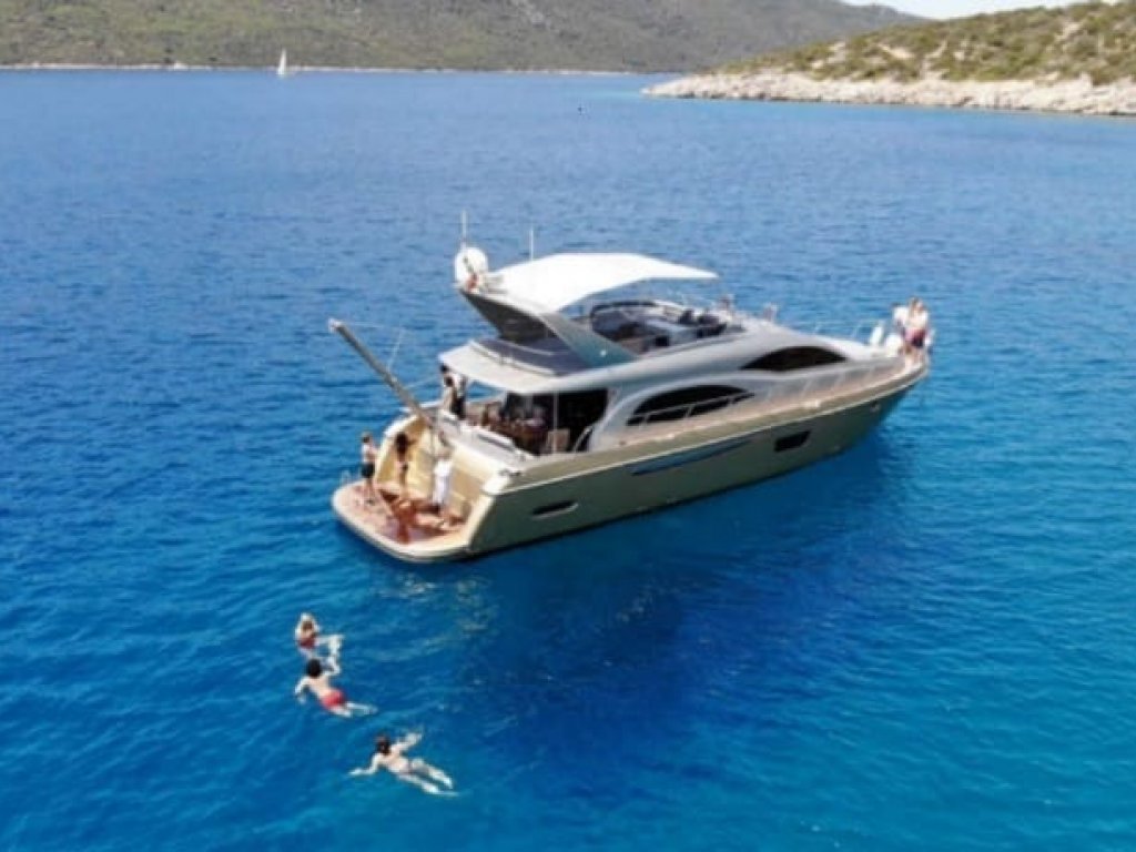 Selene Motoryacht 19 m, 6 Persons