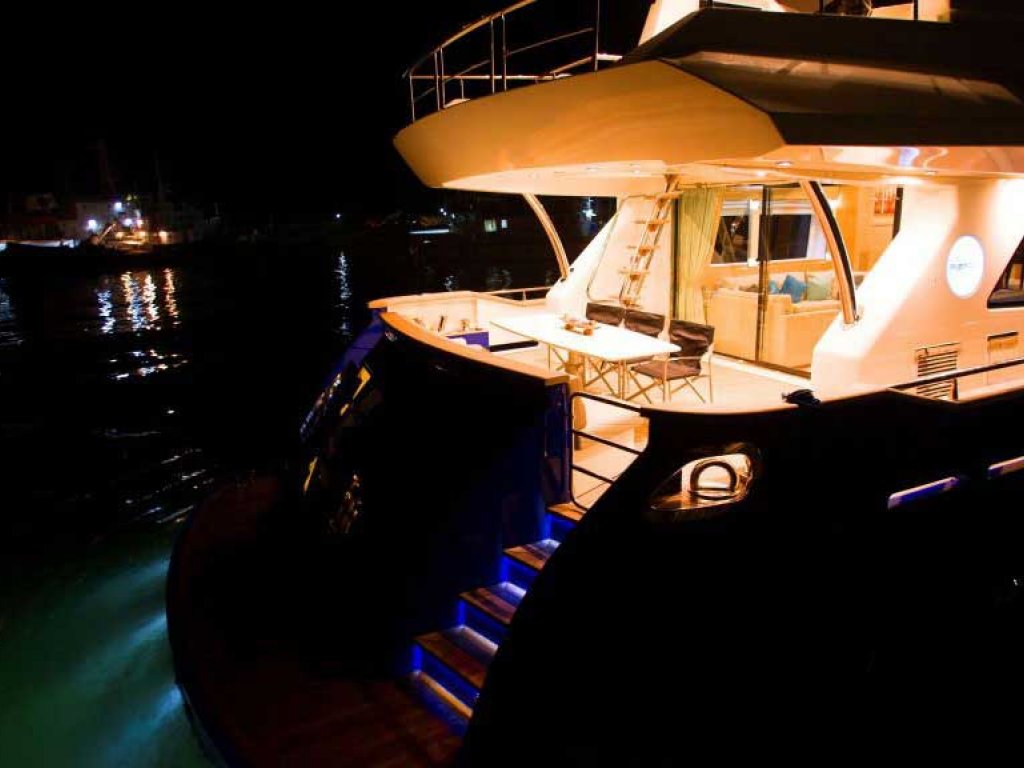 Amos Motoryacht 26 m, 8 Persons