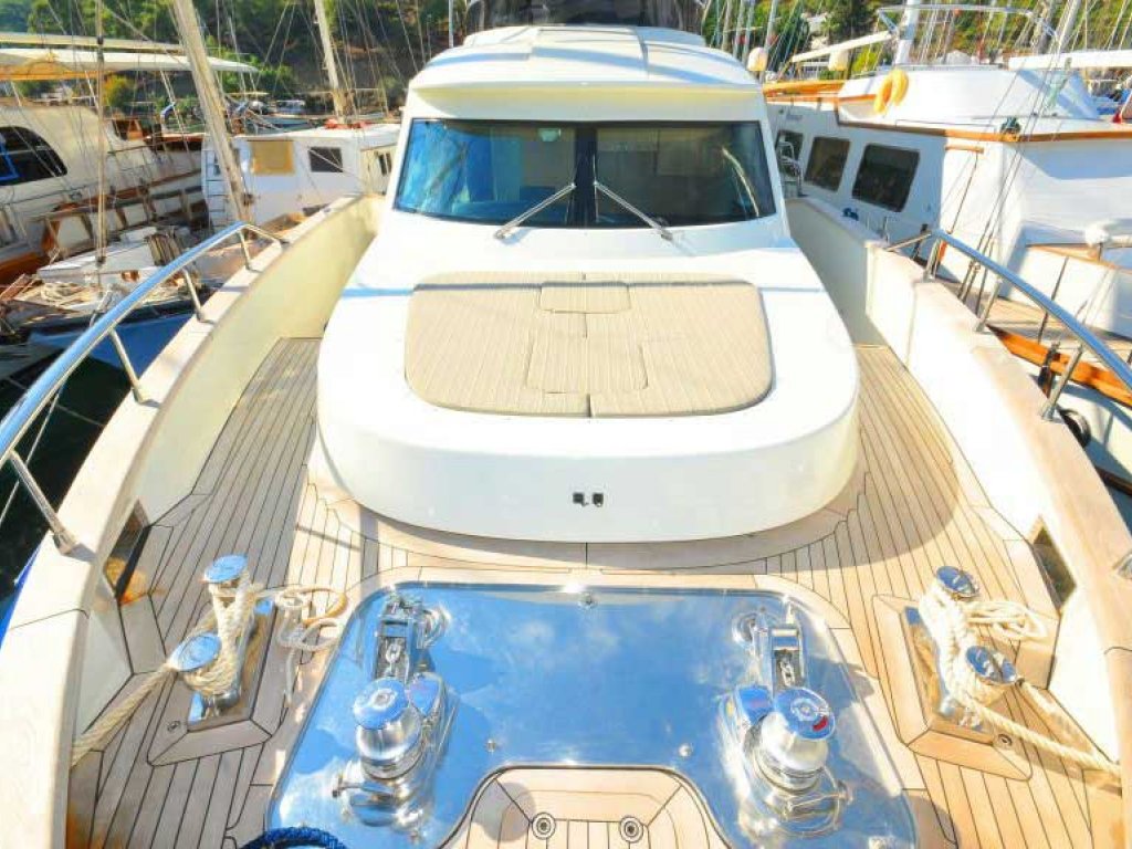 Amos Motoryacht 26 m, 8 Persons