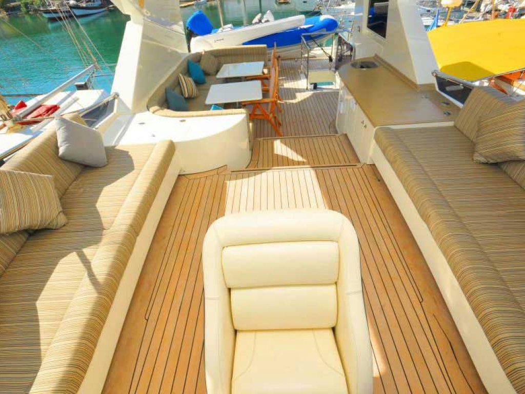 Amos Motoryacht 26 m, 8 Persons