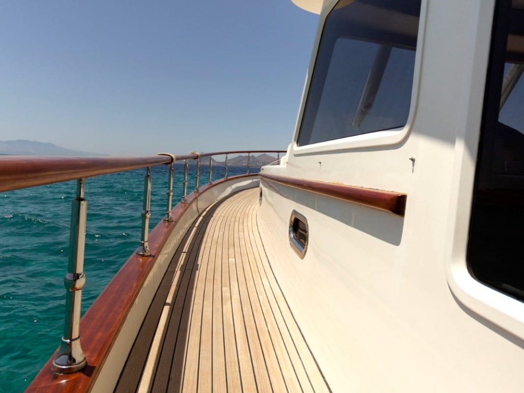 Maria Motoryat Kiralama 17 mt, 2 Kabin, 4 Kişi