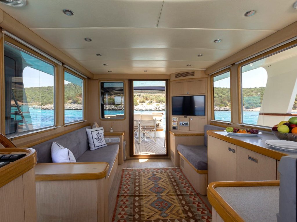 Maria Motoryat Kiralama 17 mt, 2 Kabin, 4 Kişi