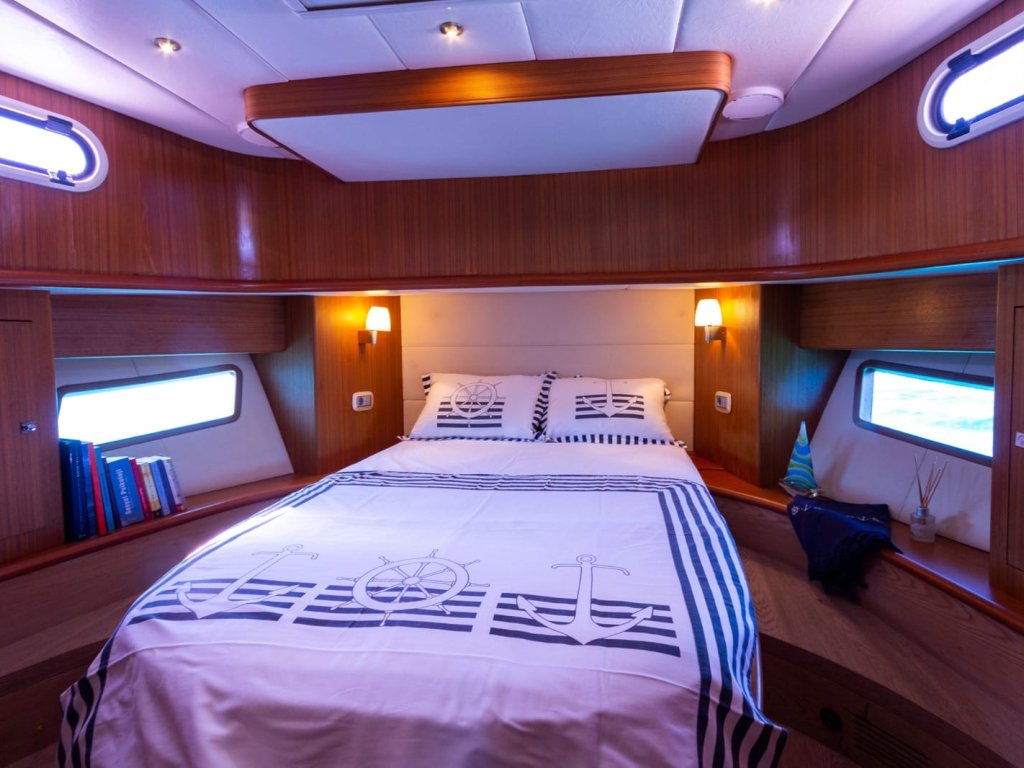 Maria Motoryat Kiralama 17 mt, 2 Kabin, 4 Kişi