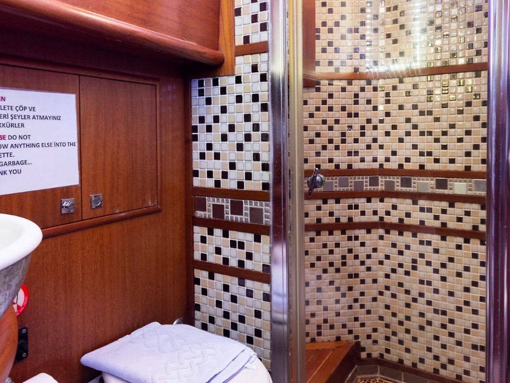 Maria Motoryat Kiralama 17 mt, 2 Kabin, 4 Kişi