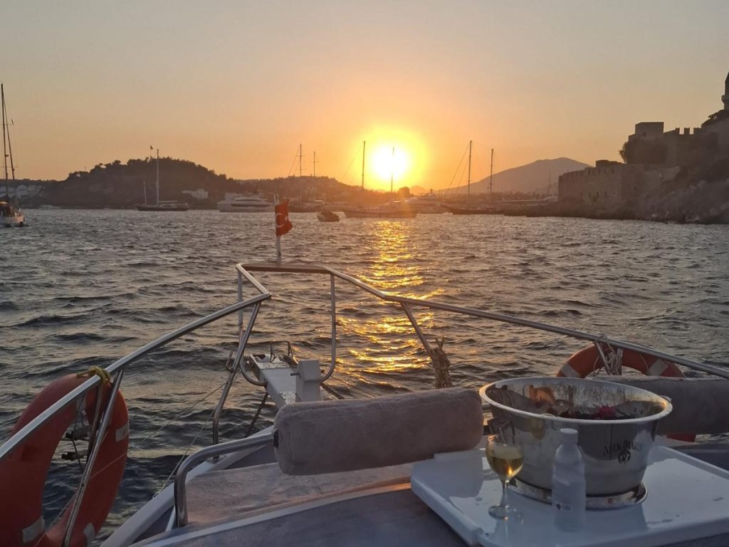 Kaptan Yıldırım 8 mt 6 Kişi 