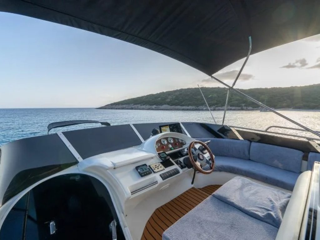 Karan Motoryat Kiralama 18 mt, 3 Kabin, 10 Kişi 