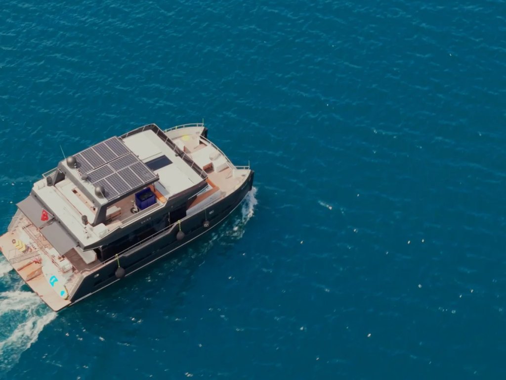 Brıse Motoryat Kiralama 24 mt, 3 Kabin, 50 Kişi 