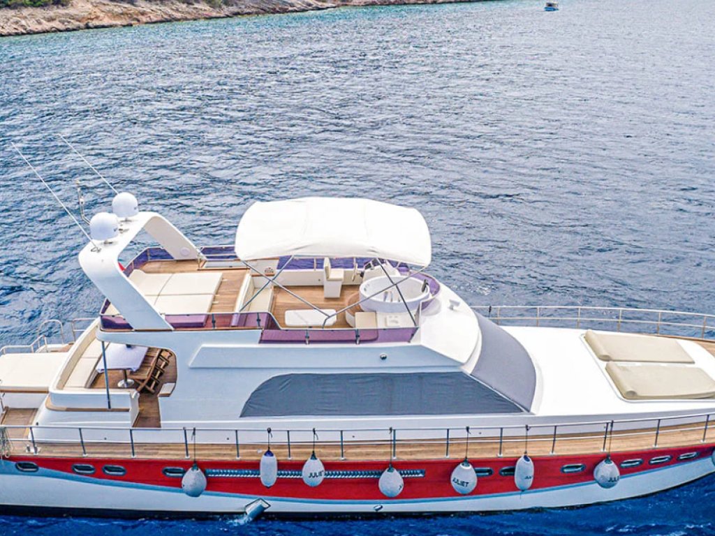THE JULIET Bodrum 20 kişi kapasiteli Jakuzili Motoryacht
