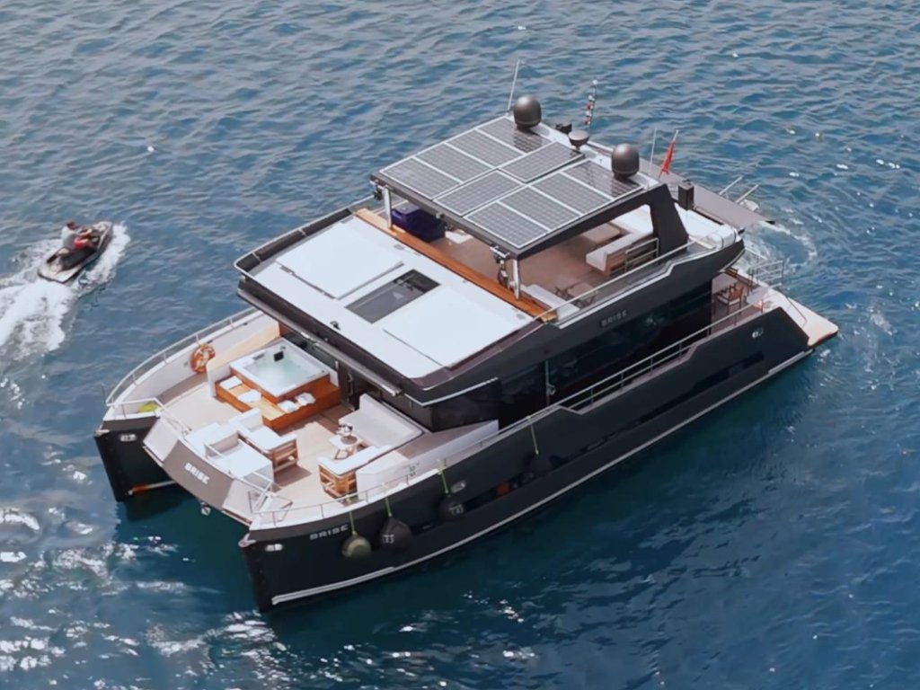 Delux Yacht Bodrum 10 kişi kapasiteli Motoryacht