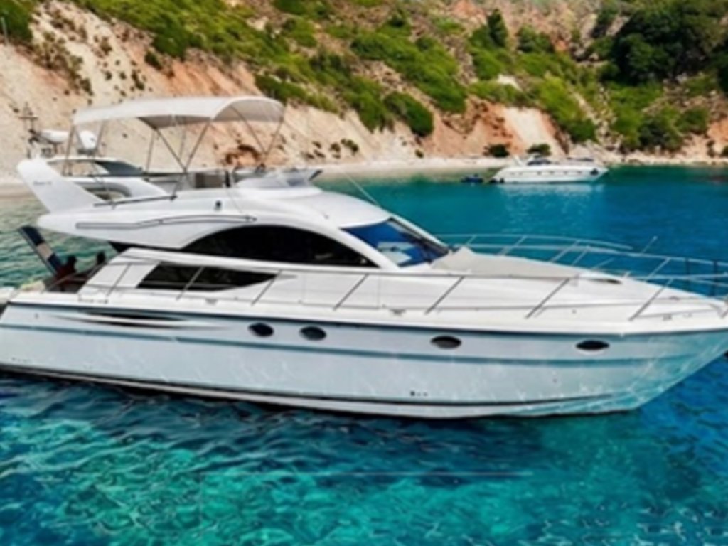 FAIRLINE Bodrum 6 kişi kapasiteli Motoryacht